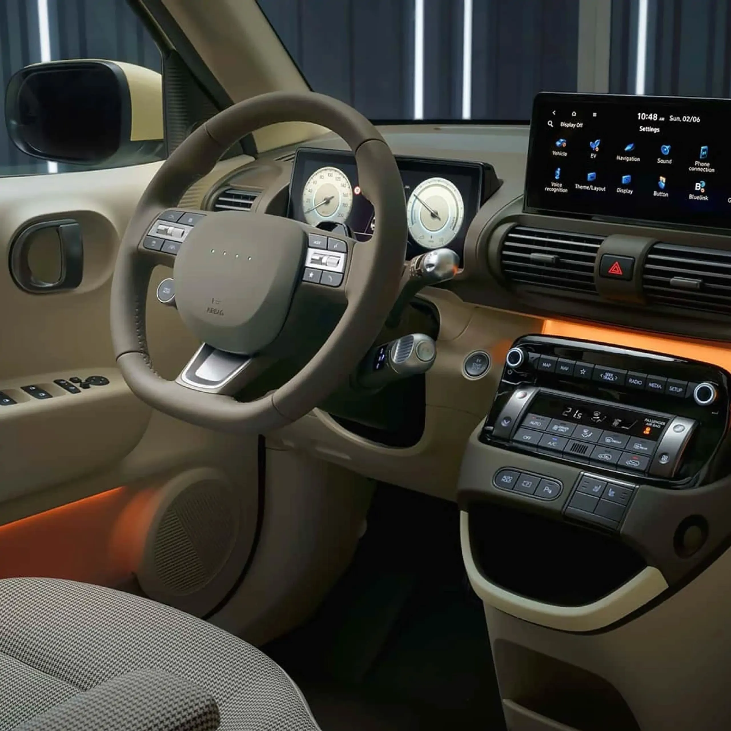 Intérieur du Hyundai INSTER électrique, tableau de bord digital et finitions modernes