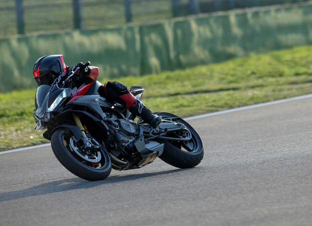 Détail du moteur bicylindre Aprilia Tuono 660